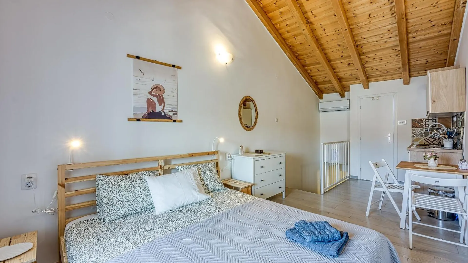 Lasta Losinj Town Studio Apartments - Happy Rentals 말리로시니