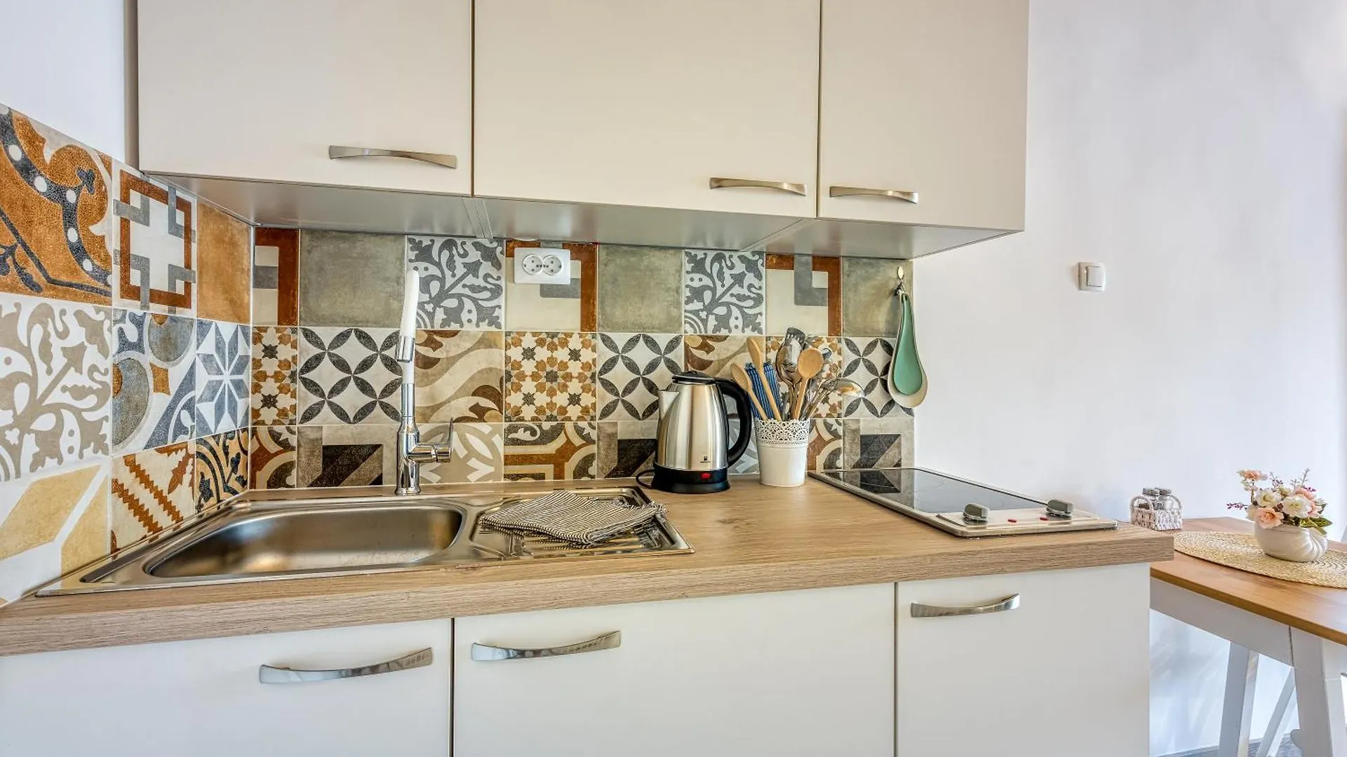 Lasta Losinj Town Studio Apartments - Happy Rentals 말리로시니