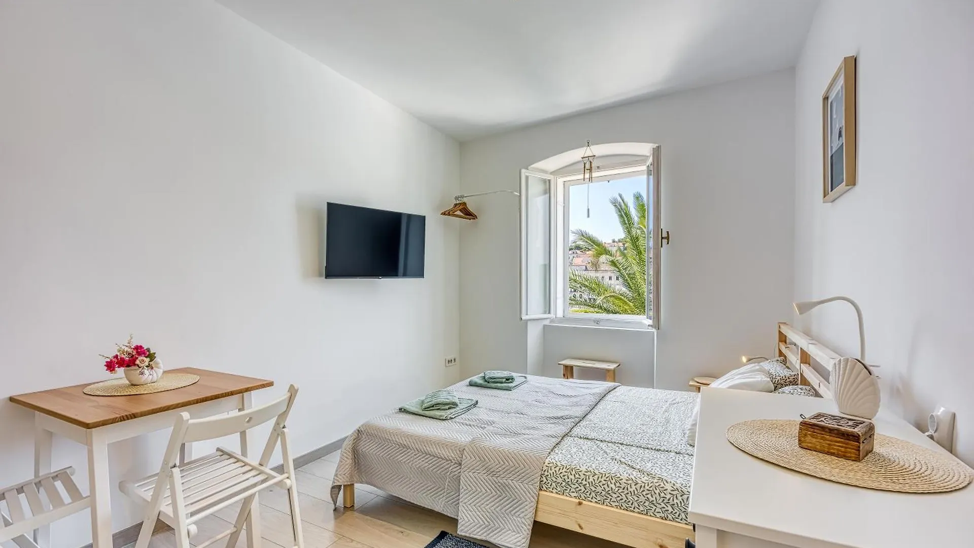 Lasta Losinj Town Studio Apartments - Happy Rentals 말리로시니