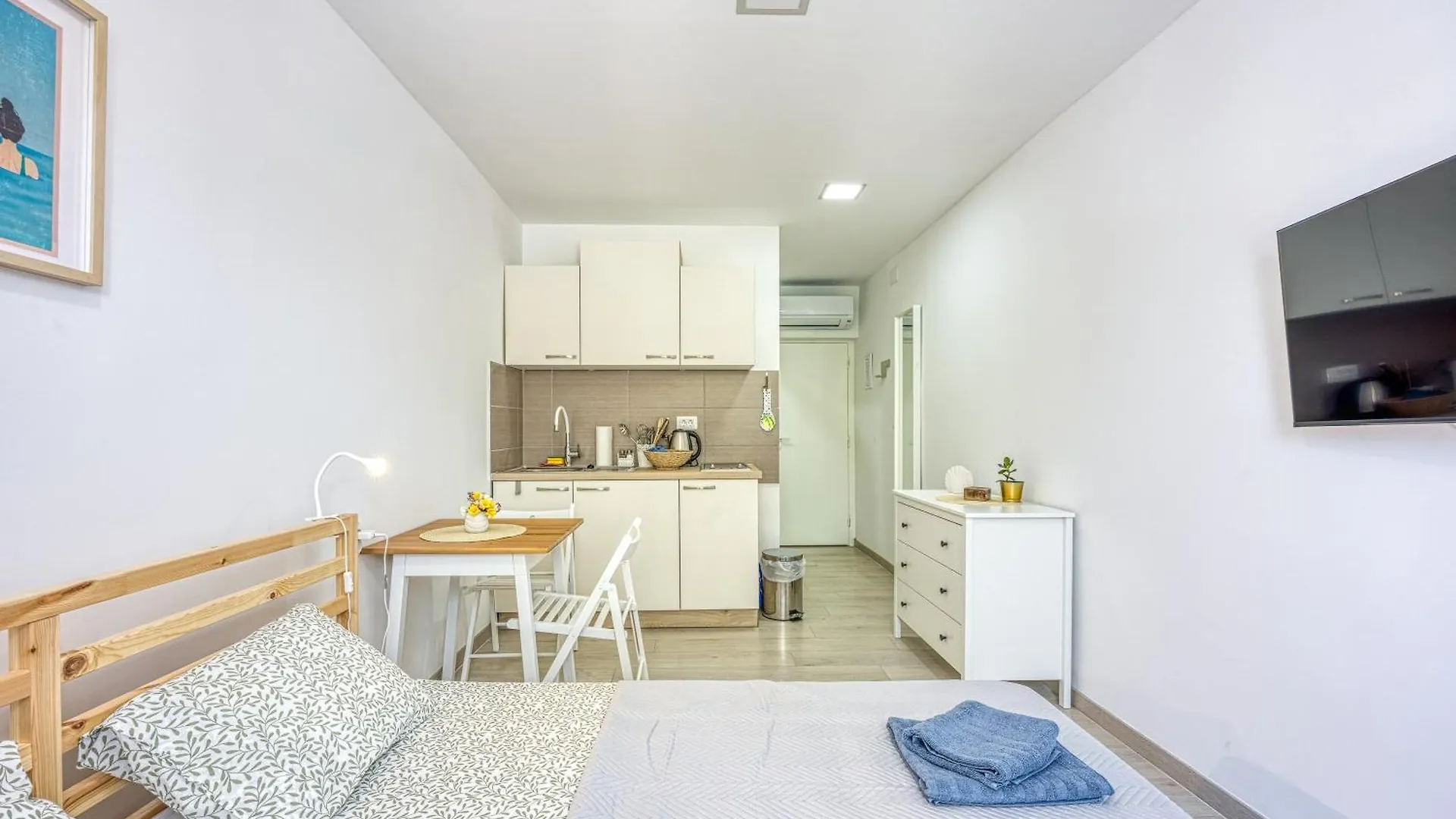 Lasta Losinj Town Studio Apartments - Happy Rentals 말리로시니